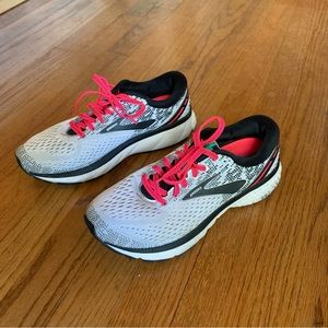 Brooks Ghost 11 Size 8 only worn a few times